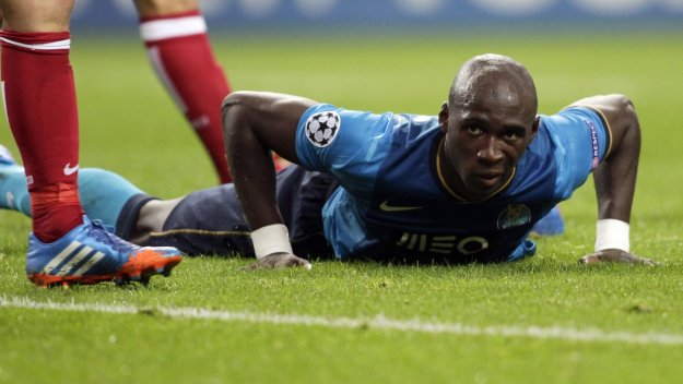 Манчестър Сити договорил Елаким Мангала