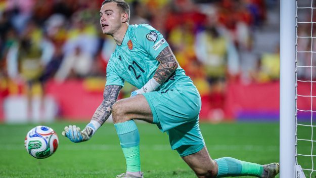 Левски губи милиони: Скандалите провалят трансфера на Светльо Вуцов в чужбина