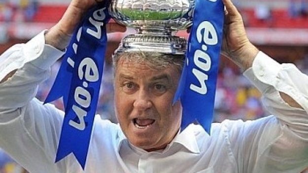 Хидинк се отдалечава все повече от Турция