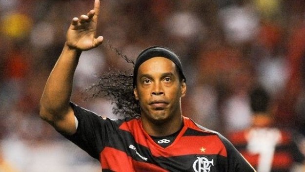 Роналдиньо изригна с два гола за Фламенго + ВИДЕО