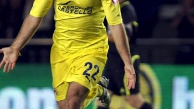 Роси преговаря за нов договор с Виляреал