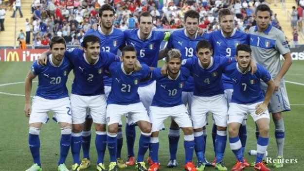 Луиджи ди Биаджо пое &quot;адзурините&quot;