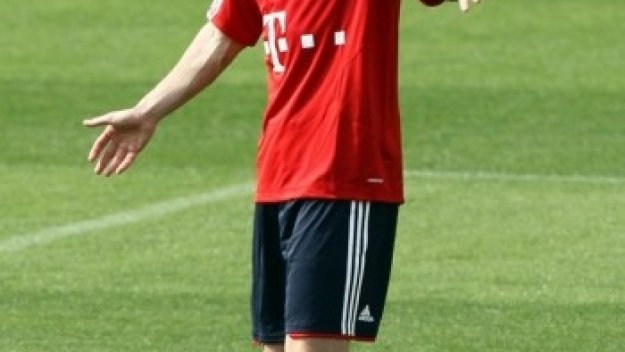 Милан със сериозни апетити към Марк Ван Бомел