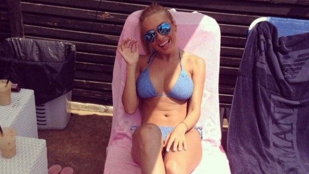 Благо Колизеума и Русата Златка се показаха голи в леглото + СНИМКИ