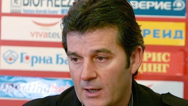 Костадинов: Батков само говори, но не мисли