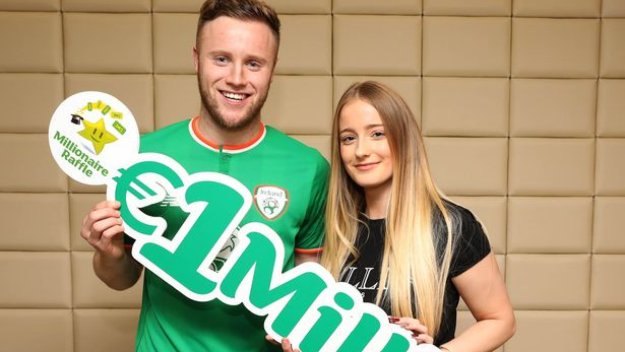 Защитник на Престън стана милионер от лотарията