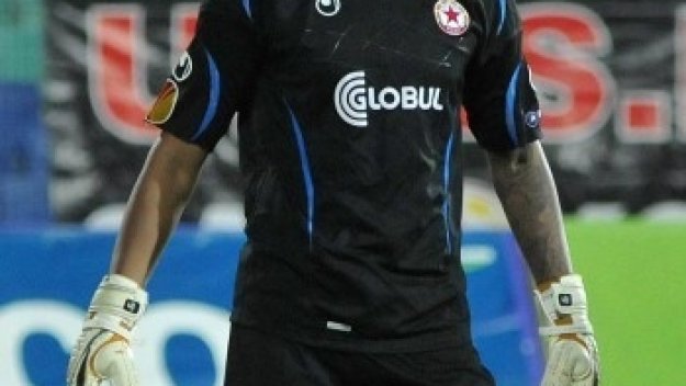 Мболи в ЦСКА за още един сезон