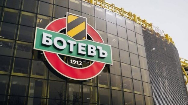 Ботев Пловдив изригна срещу БФС и телевизията заради Левски