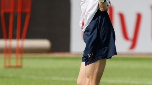 Арсен Венгер: Нямам интерес към Мертезакер