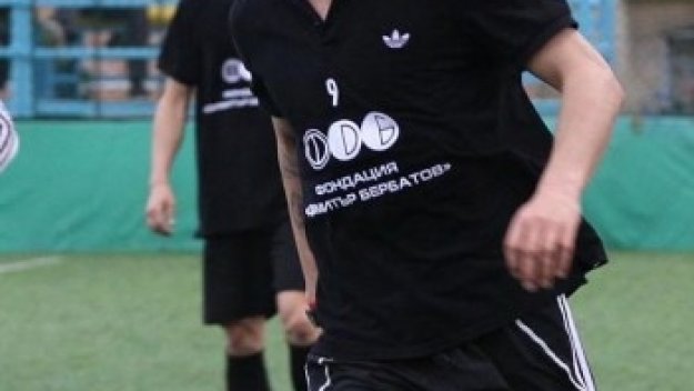 Бербатов: Нека първо си намеря клуб, тогава ще мисля за националния