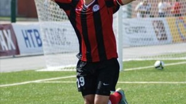 Сираков, Кушев и Пеев титуляри за Купата