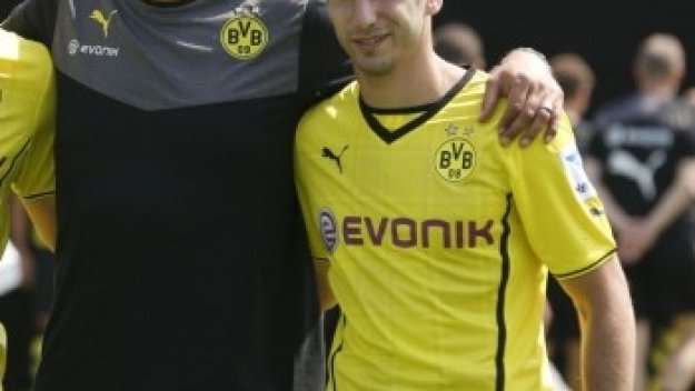 Хенрих Мхитарян се развихри от съблекалнята