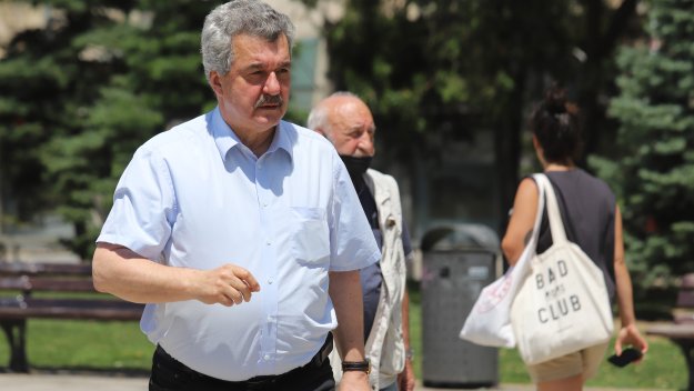 Батков към Мъри: Малко ли пари взе от Левски? Възмутен съм!