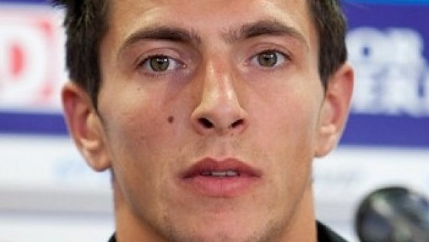 Астън Вила, Ман Сити и Милан по петите на Манолев