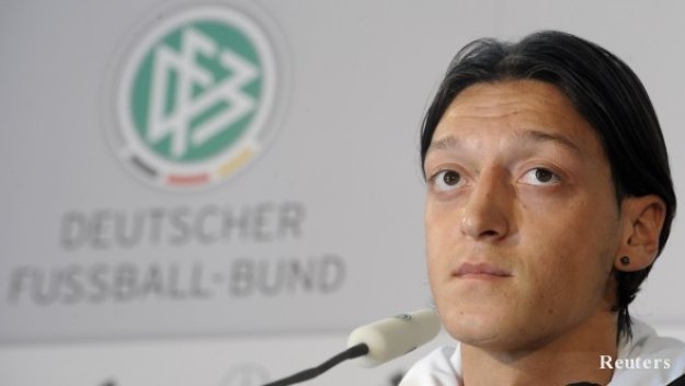 Йозил: Да не мислим за испанците