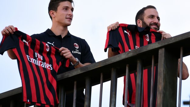 Милан още вярва в Калдара, ще му даде шанс да започне да играе