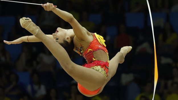 Ева Брезалиева и Сияна Алекова ще подкосяват краката на дубайците