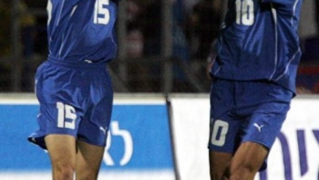 Бенаюн с хеттрик на старта на квалификациите