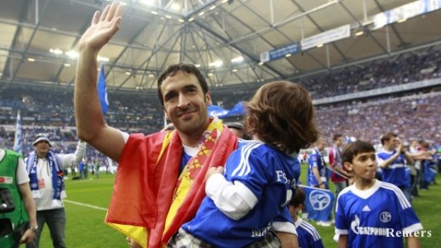 Раул вкара 40-тия си гол за Шалке и се сбогува с &quot;Фелтинс Арена&quot;