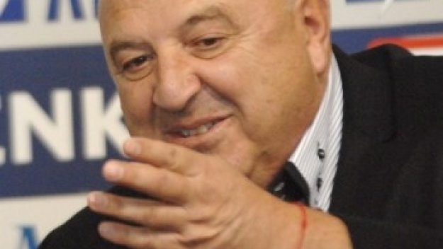 Бат Венци към феновете на Славия: Тези олигофренчета не ги понасям