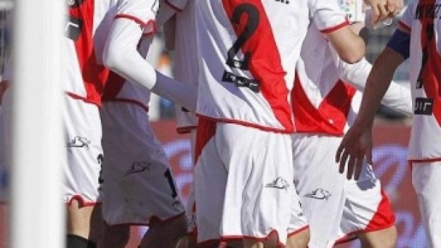 Рейес дебютира със загуба в Севиля