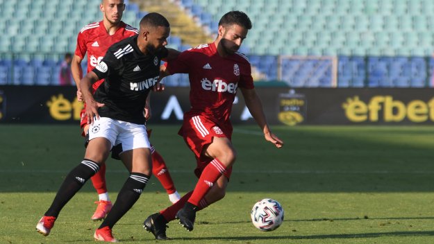 Екшън в центъра на София! ЦСКА разби ЦСКА 1948 с 4:2 в драматичен мач