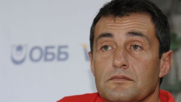 Нейков уплаши &quot;Титан&quot;: Няма сделка за &quot;Армията&quot; и Панчарево