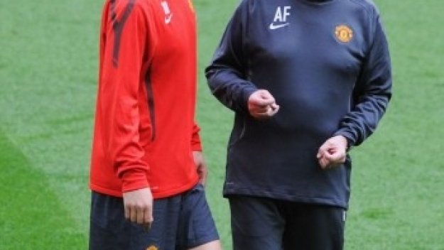 Шамар за Бербатов - извън групата за финала срещу Барселона