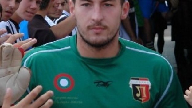 Глобиха вратар на Левски с 2 500 лв. за масов бой, той обжалва