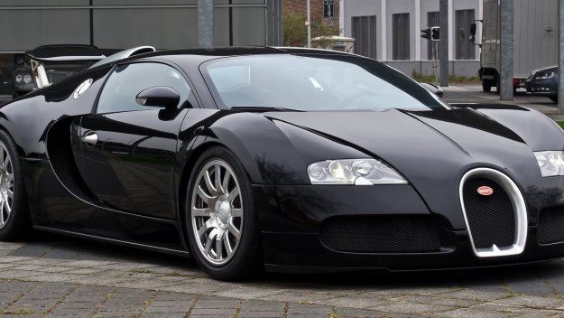 Ето такова Bugatti Veyron кара Роналдо