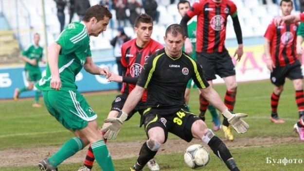 Лудогорец пречупи 10 от Локо София