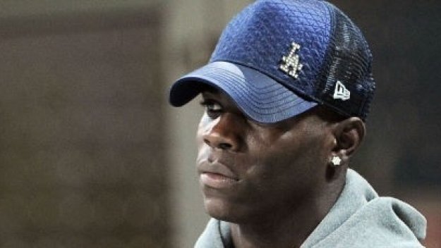 Балотели отново със &quot;Златен тапир&quot; на италианските &quot;господари&quot;