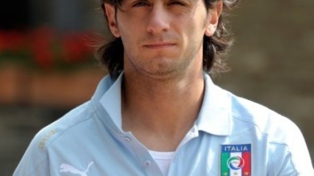 Акуилани е в Италия, за да договори трансфера си във Фиорентина