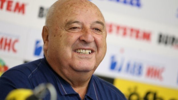 Венци Стефанов за Мартин Георгиев: Не сме го предлагали на Барса