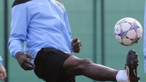 Наполи ухажва Балотели