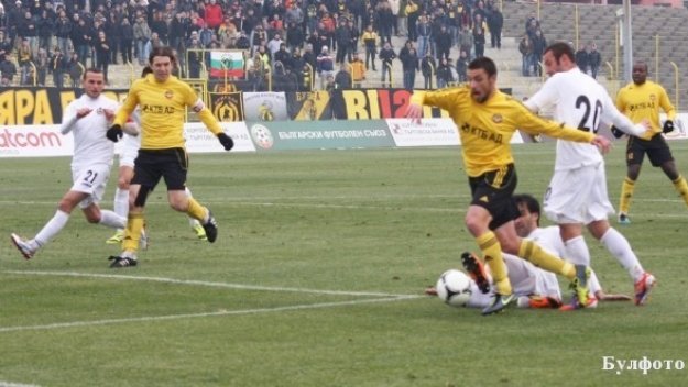 &quot;Гадзета дело спорт&quot;: Разследват Слован - Ботев за уговорка