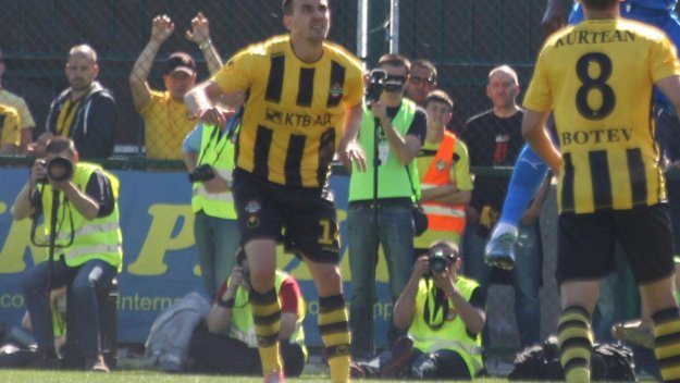 Официално: Веско Минев преподписа с Ботев