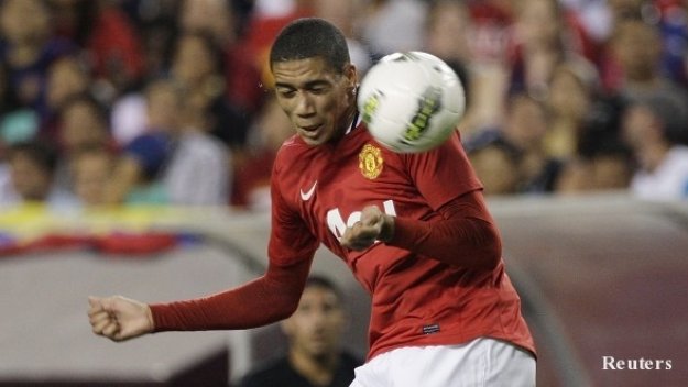 Шок за Юнайтед - болест може да извади Смолинг за 3 месеца от терените