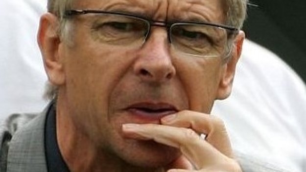 Ново наказание от УЕФА грози Венгер