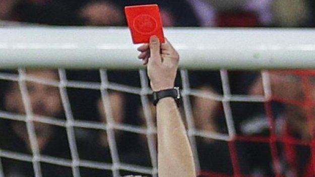 УЕФА прати българин да свири на Турция