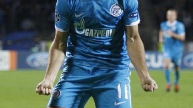 Зенит удари Амкар на Пеев и Сираков