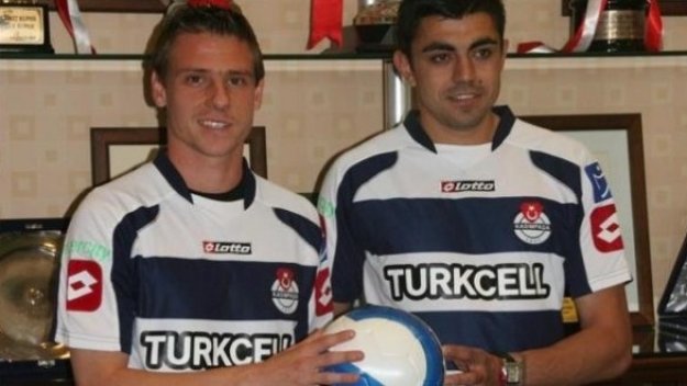 Хичо и Сърмов изпускат голям срам