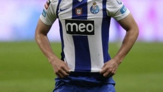 Сър Алекс разменя Андерсон за звезда на Порто