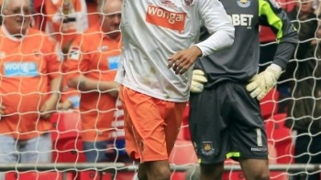 Ливърпул си връща Том Инс