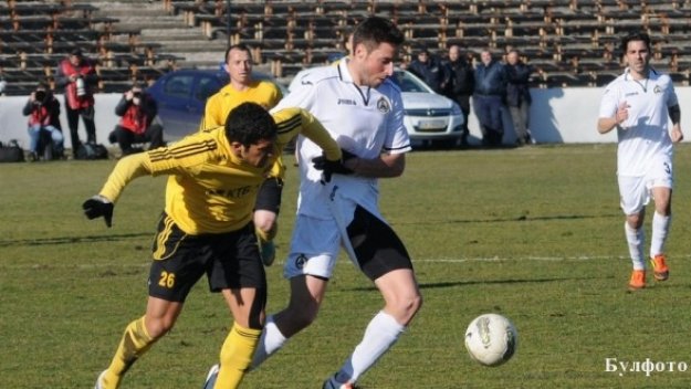 Славия разби Миньор в Перник