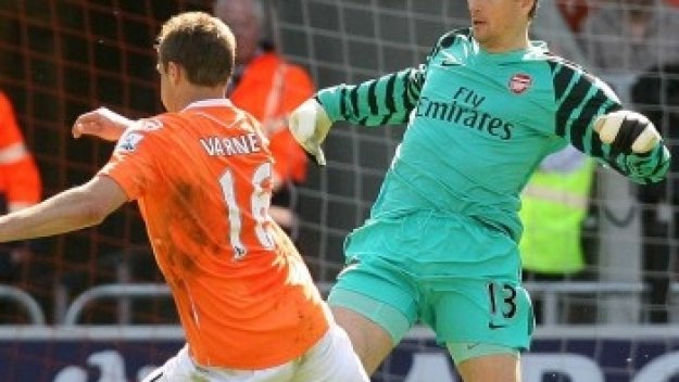 Леман може да остане още година в Арсенал