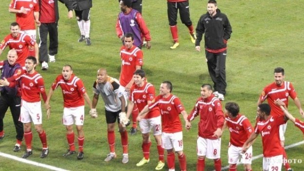 БФС няма да изхвърля &quot;армейците&quot; от &quot;А&quot; група