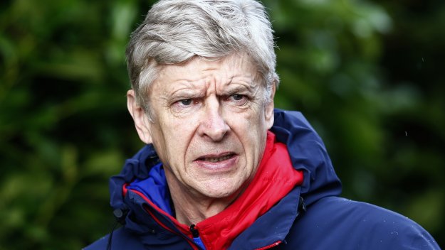 Йозил се завръща в състава на Арсенал