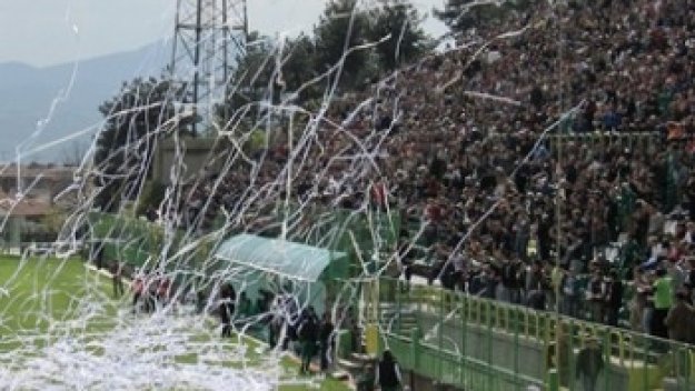 Шефовете на &quot;орлетата&quot; продължават да се &quot;кълват&quot;