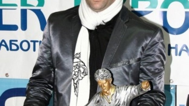 Кривия плаши грандовете